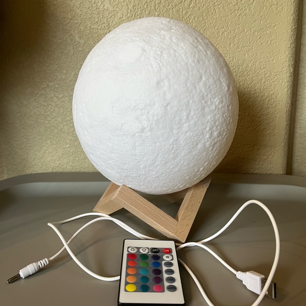 Light up moon decor